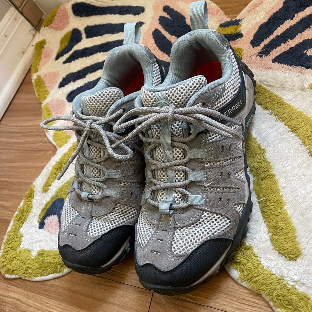 Merrell Moab 2 hiking shoes
